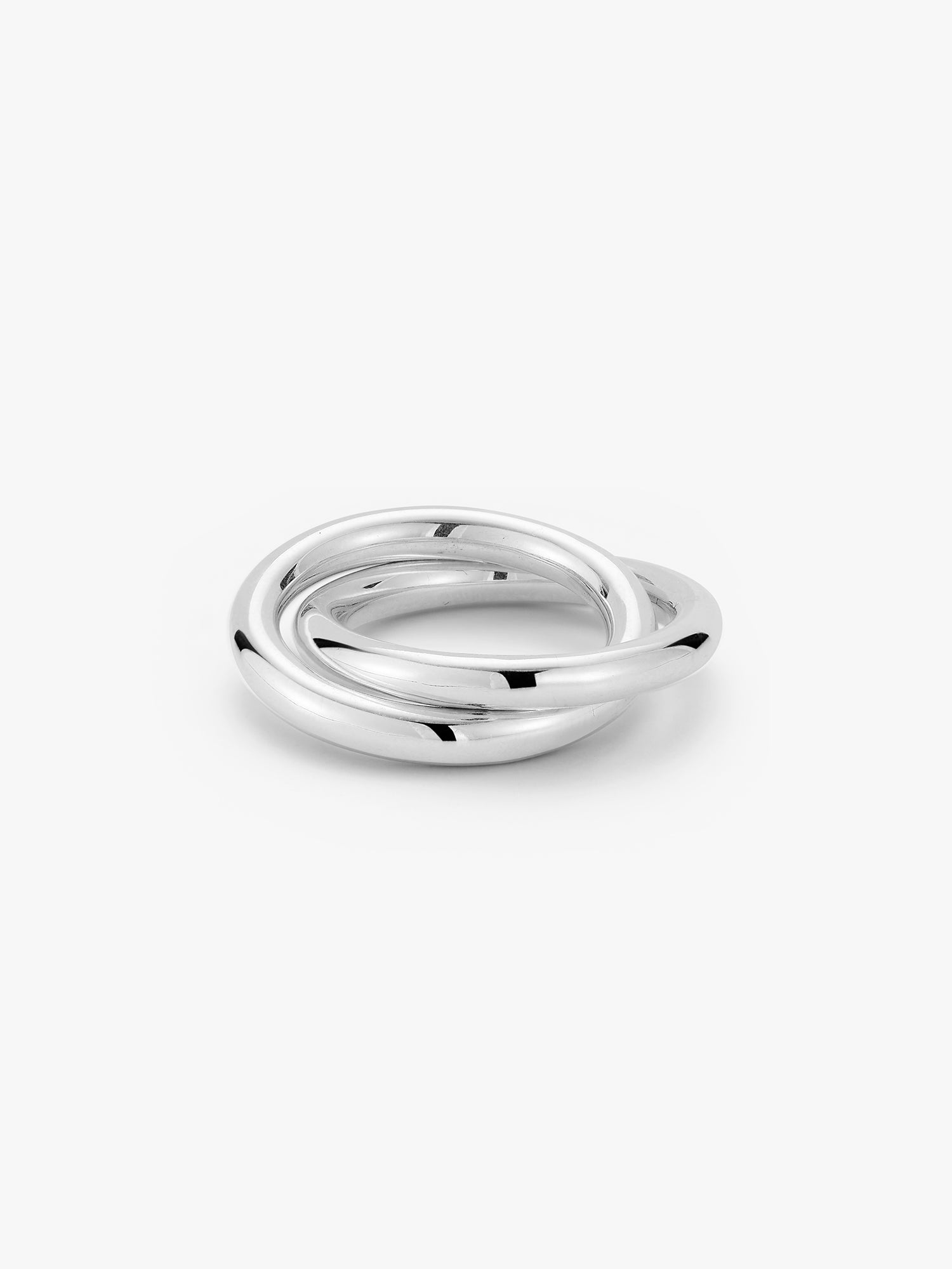 close up of the silver linked carousel ring on white background